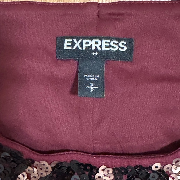 Express short sleeve sequin dress - Picture 2 of 4